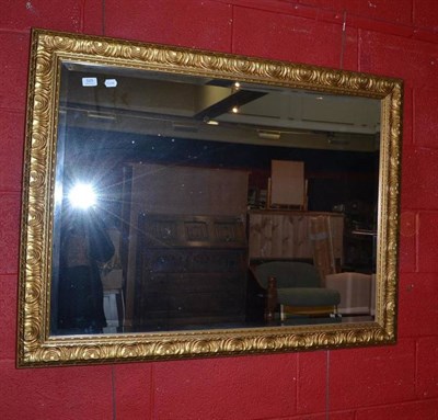 Lot 525 - A gilt framed wall mirror