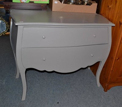 Lot 530 - A pair of reproduction grey painted bombe-shaped chests of drawers