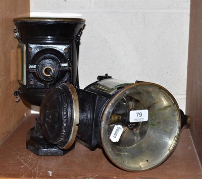 Lot 79 - Pair of car/coach lamps on wooden brackets (painted black)