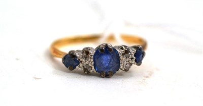 Lot 129 - A sapphire and diamond set ring
