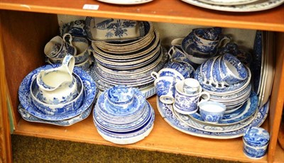 Lot 237 - A shelf of blue and white pottery