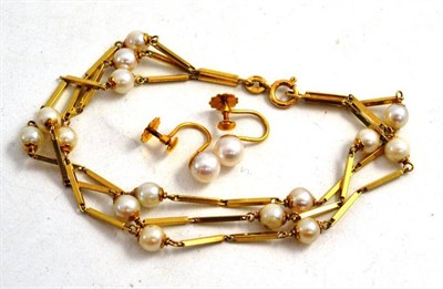 Lot 253 - Pearl and gold bracelet
