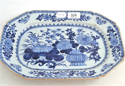 Lot 324 - An 18th century Chinese export blue and white porcelain meat dish