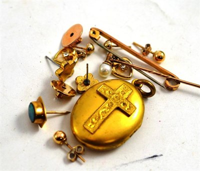 Lot 377 - A locket, bar brooch and earrings, etc