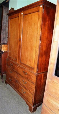 Lot 624 - A late Georgian mahogany linen press