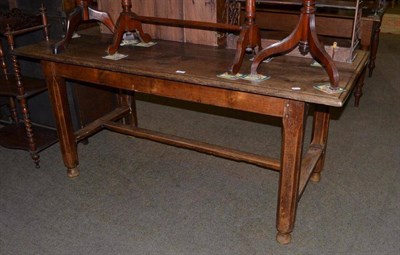 Lot 630 - An oak kitchen table