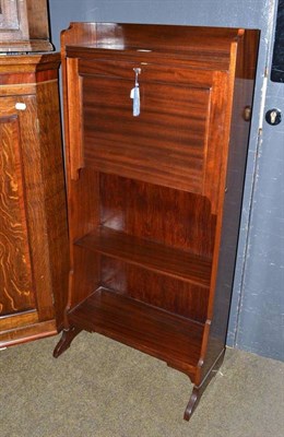 Lot 774 - Lady's mahogany bureau