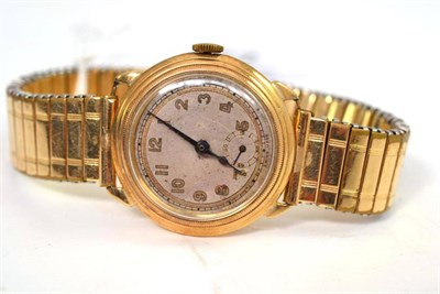 Lot 22 - A 9ct gold gentleman's wristwatch