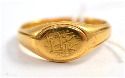 Lot 50 - An 18ct gold signet ring