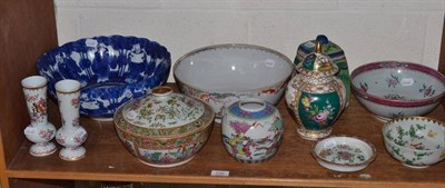 Lot 120 - A collection of Oriental and European chinoiserie ceramics (10)