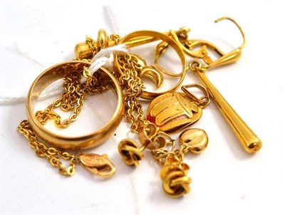 Lot 354 - A 22ct gold band ring, a 9ct gold band ring, earrings, a scarab pendant and an anklet