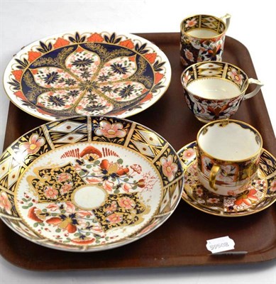 Lot 49 - Tray of Crown Derby, comprising two saucer dishes, three cups and a saucer