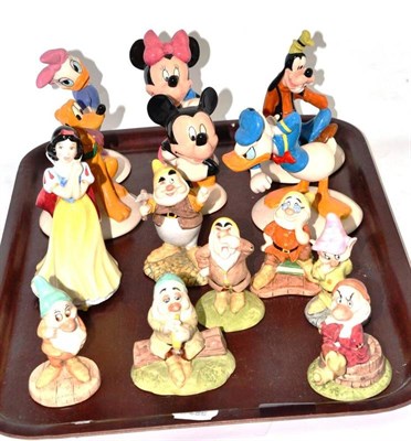 Lot 59 - Royal Doulton Snow White and seven dwarfs, SW1-8, 1230/2000, the Mickey Mouse Collection MM1-6 (14)