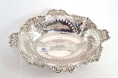 Lot 96 - A late Victorian silver bread basket, Sheffield 1899