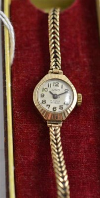 Lot 150 - 9ct gold lady's wristwatch