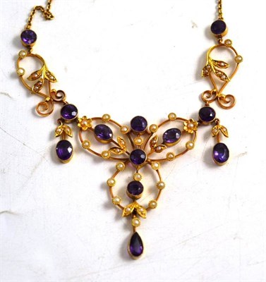 Lot 154 - An amethyst and seed pearl necklace