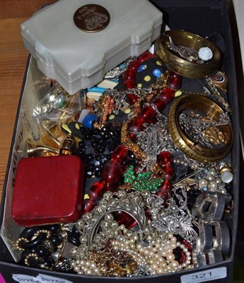 Lot 321 - A quantity of costume jewellery in one shoe box