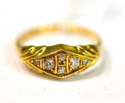 Lot 388 - An 18ct gold diamond ring, hallmarked Chester 1914