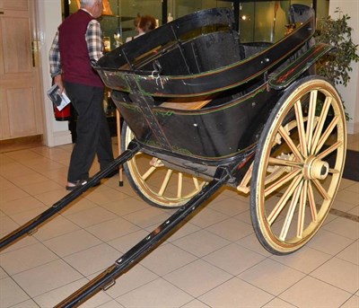 Lot 400 - Two-wheeled cart