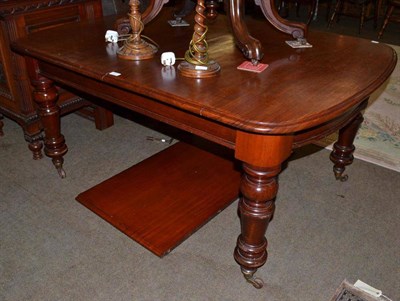 Lot 471 - Victorian extending dining table and leaf