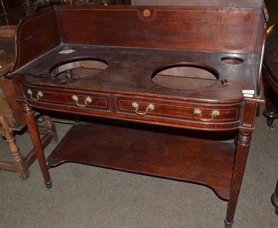 Lot 518 - A Regency mahogany washstand