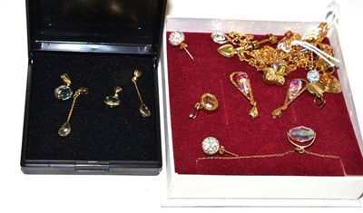 Lot 4 - Assorted 9ct gold charms, padlocks, chains and stone set jewellery