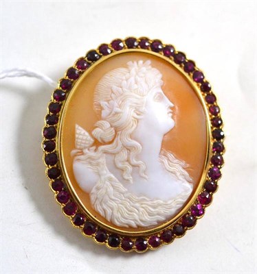 Lot 42 - French 18ct gold, ruby and shell cameo brooch