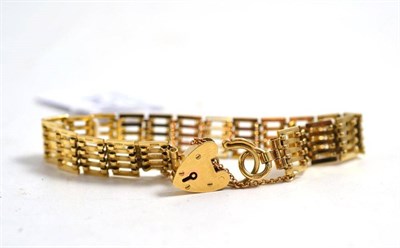 Lot 204 - A 9ct gold link bracelet