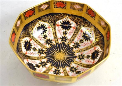 Lot 238 - Royal Crown Derby bowl 1128 pattern