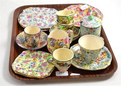 Lot 267 - A quantity of chintz pottery