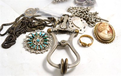 Lot 289 - Quantity of assorted jewellery and a skirt lifter