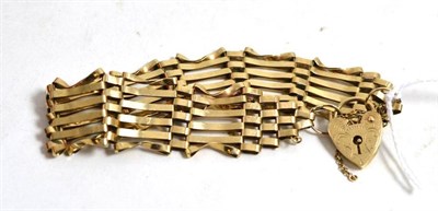 Lot 310 - 9ct gold gate bracelet