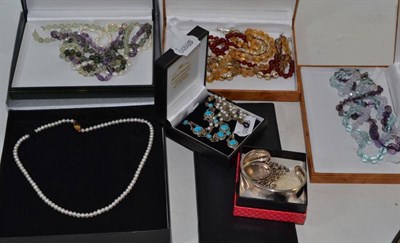 Lot 366 - A small quantity of jewellery including a cultured pearl single strand necklace, multi gem set...