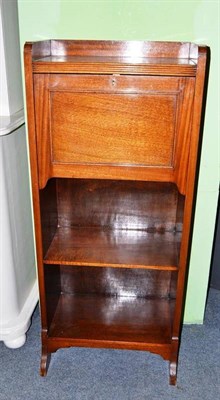 Lot 466 - An Edwardian mahogany student's bureau