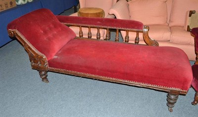 Lot 509 - Oak chaise longue