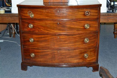 Lot 563 - A Regency mahogany bow fronted chest of drawers with boxwood stringing