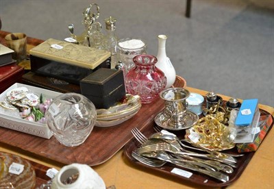 Lot 277 - Quantity of pottery, porcelain, silver plate and decorative items