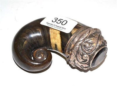 Lot 350 - Horn snuff mull