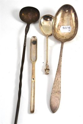 Lot 409 - A silver marrow scoop, a silver apostle spoon, a Continental serving spoon and a toddy ladle