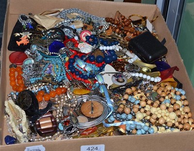 Lot 424 - Two boxes of costume jewellery