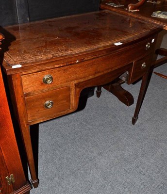 Lot 535 - A 19th century mahogany kneehole writing table