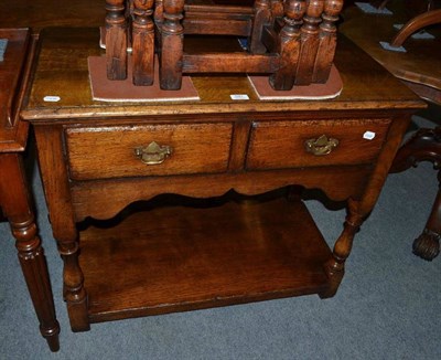 Lot 591 - Reproduction oak two drawer side table