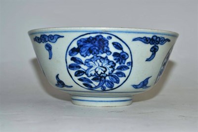 Lot 62 - A Chinese porcelain blue and white bowl, probably 17th century