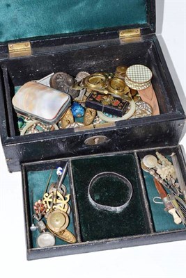 Lot 116 - Jewellery box and assorted costume jewellery etc