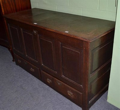 Lot 537 - A Georgian oak coffer