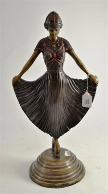 Lot 122 - An Art Deco style bronze figure of a dancer