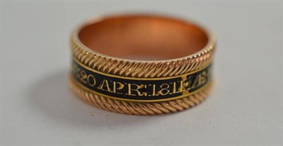 Lot 358 - Memorial ring