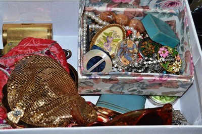 Lot 409 - Box of bags, compacts etc