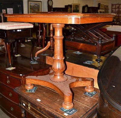 Lot 530 - A Victorian mahogany pedestal table, third quarter 19th century