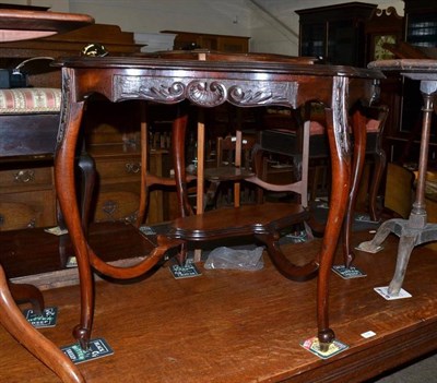 Lot 537 - An Edwardian mahogany two tier centre table